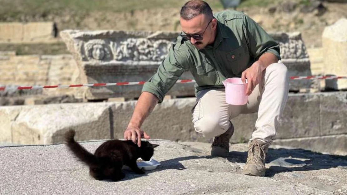 'Pakize' ve yavruları antik kentin maskotu oldu