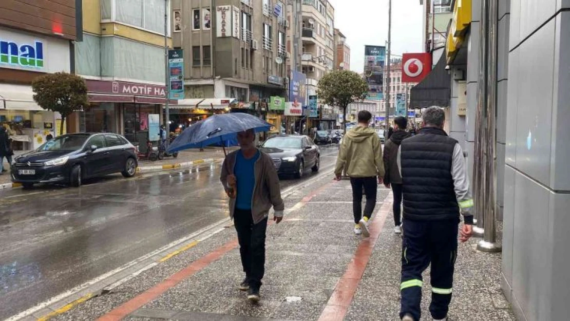 Balıkesir'de sağanak yağış etkili oldu