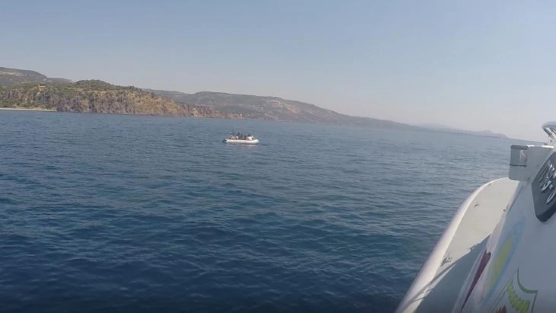 Çanakkale açıklarında 10 düzensiz göçmen kurtarıldı