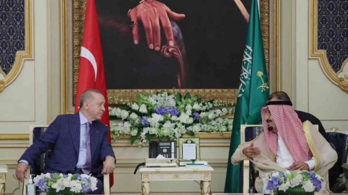Cumhurbaşkanı Erdoğan, Suudi Arabistan Kralı Abdülaziz ile bir araya geldi