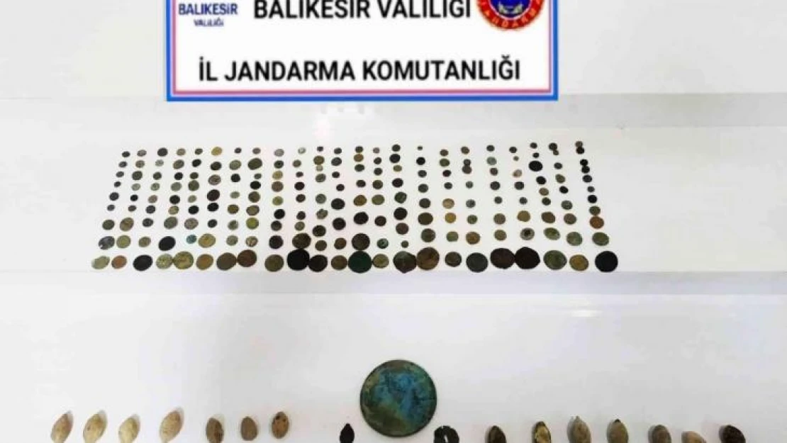 Edremit'te tarihi eser kaçakçılığı yapan iki kişi gözaltına alındı