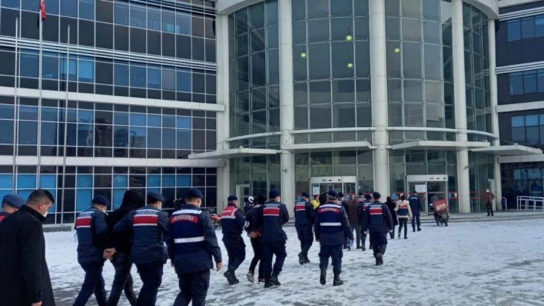 Faili meçhul cinayetin şüphelileri jandarmadan kaçamadı