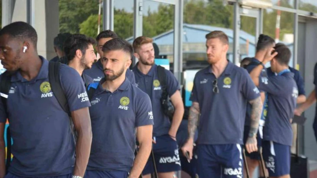 Fenerbahçe Şampiyonlar Ligi ön eleme maçı için Polonya'ya geldi