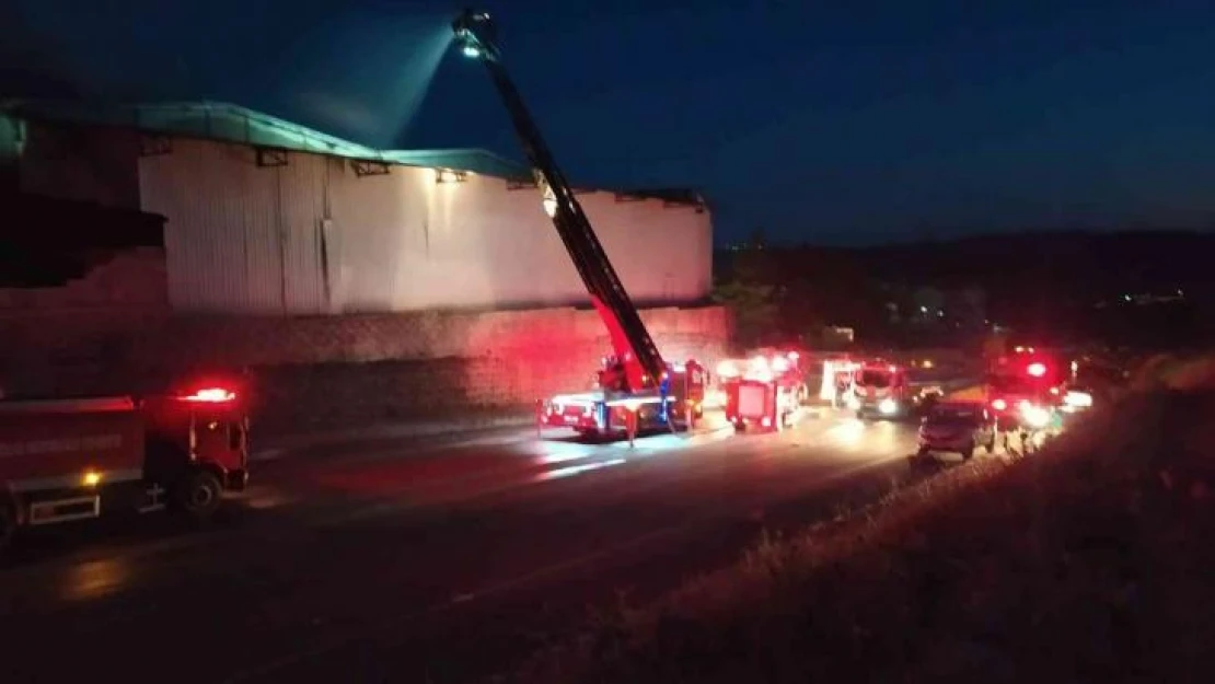 Gaziantep'teki fabrika yangını 4 saatte kontrol altına alındı