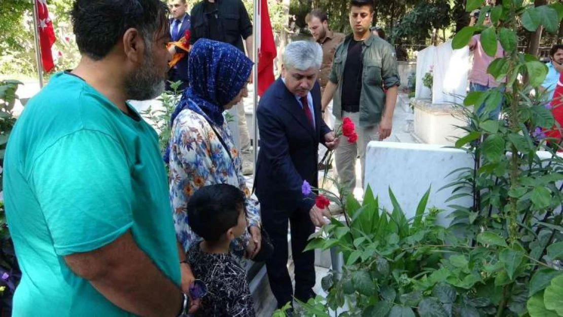 Hatay'da 15 Temmuz dolayısıyla şehitlik ziyaret edildi