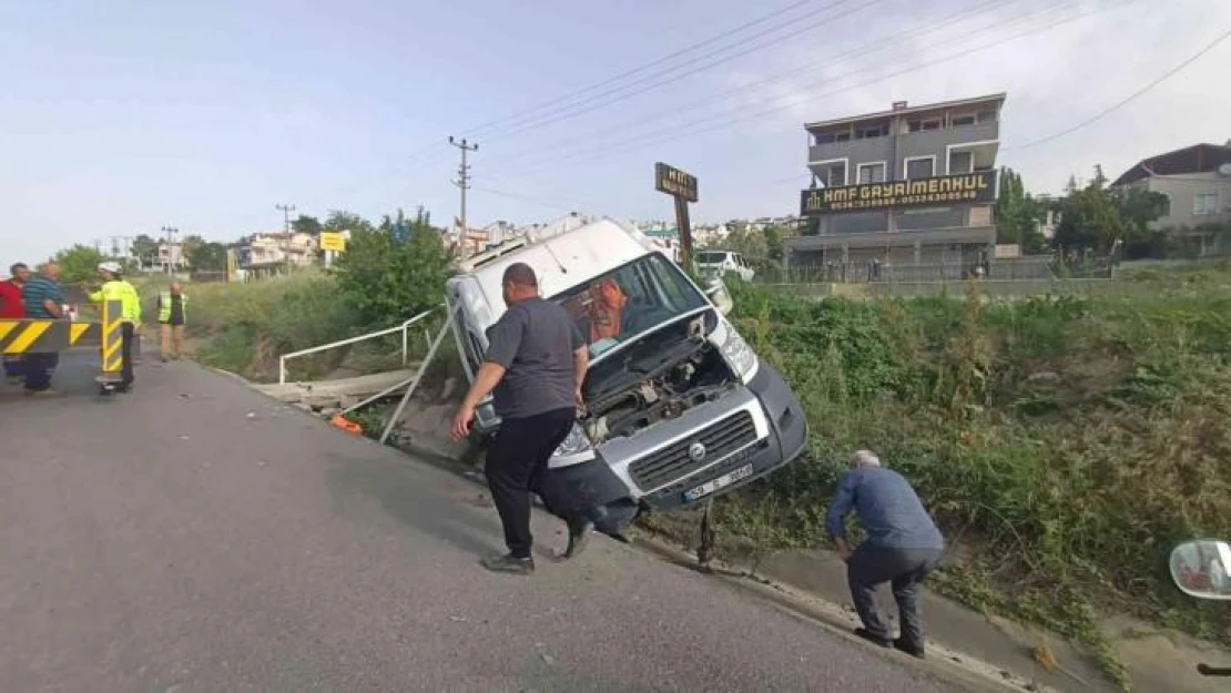 İşçi servisi devrildi: 6 yaralı