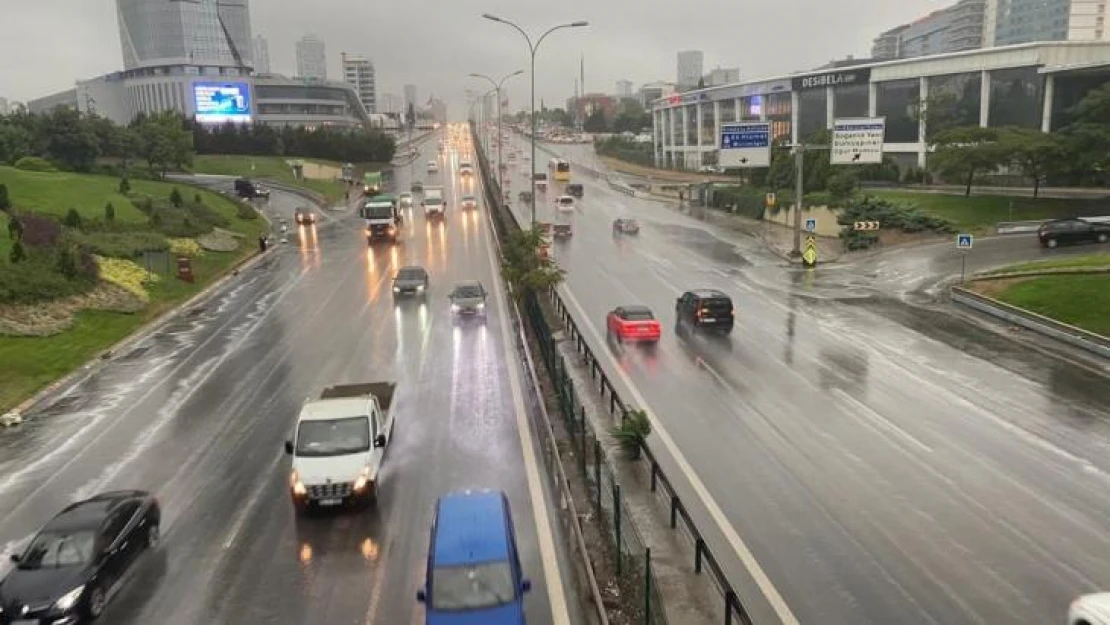 İstanbul'da yağmur sonrası trafik yoğunluğu