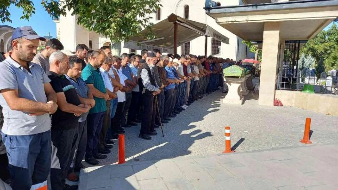 Konya'da trafik tartışmasında vurulan baba ve oğlu toprağa verildi