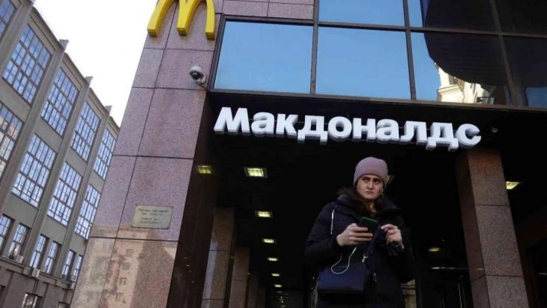 McDonald's Rusya'daki şubelerini satıyor