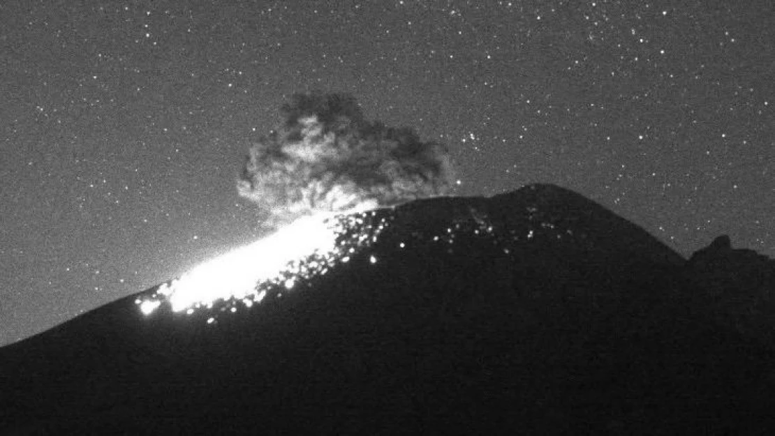 Meksika'daki Popocatepetl Yanardağı'nda patlama