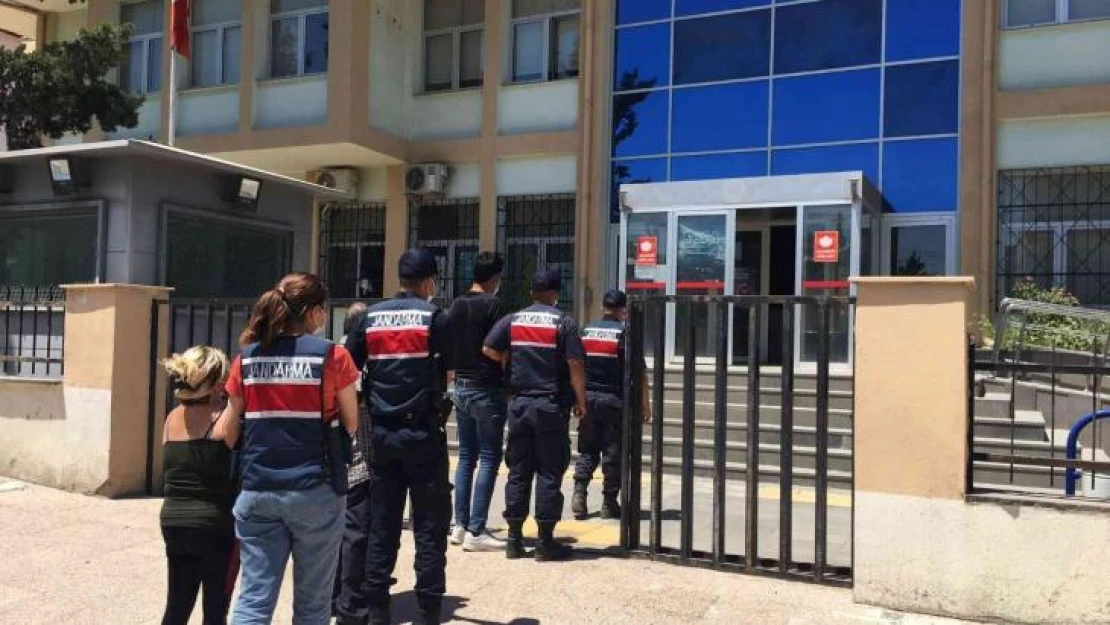 Mersin'de fuhuş operasyonu: 4 gözaltı