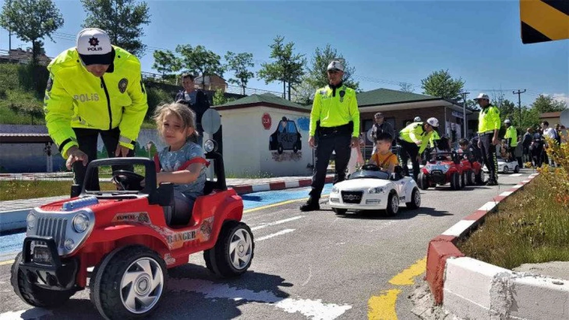 Miniklerin trafik eğitimi eğlenceye dönüştü