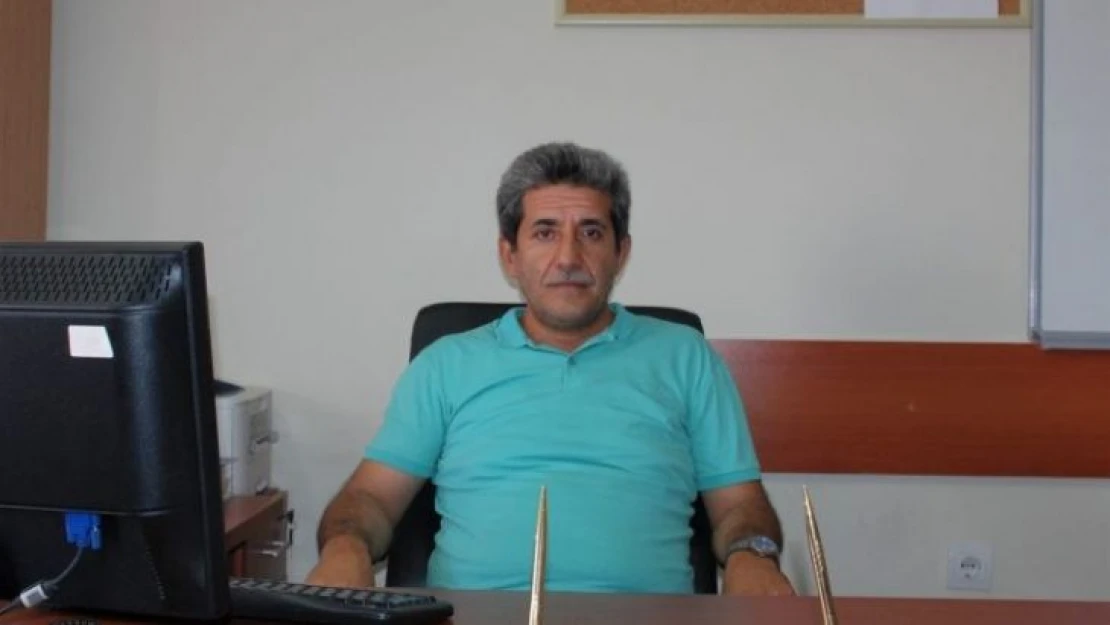 Profesör mezarlıkta define ararken yakalandı