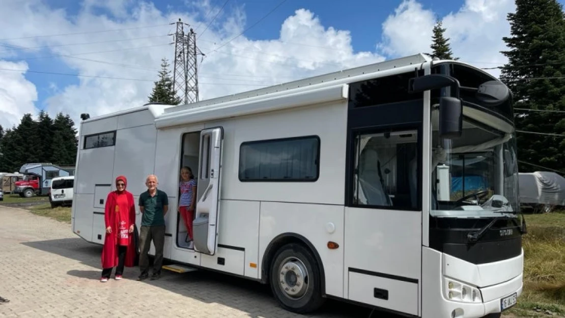 Özel halk otobüsünden akıllı karavan yaptı