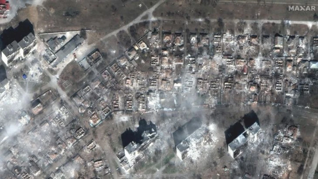 Rus bombardımanı altındaki Mariupol'deki yıkım görüntülendi