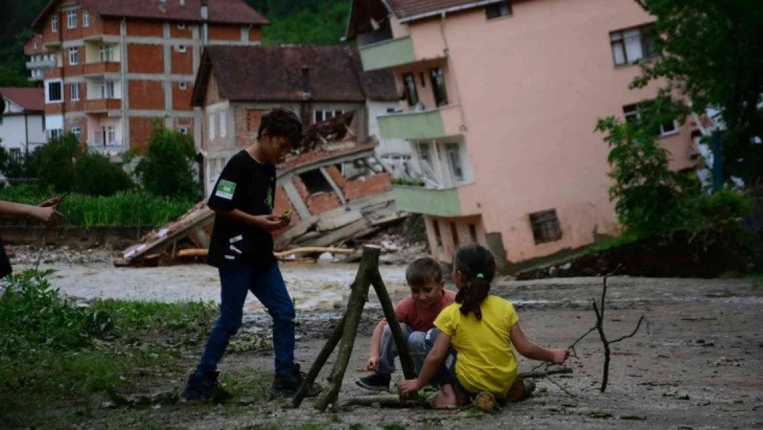 Sel bölgesinde çocuk olmak