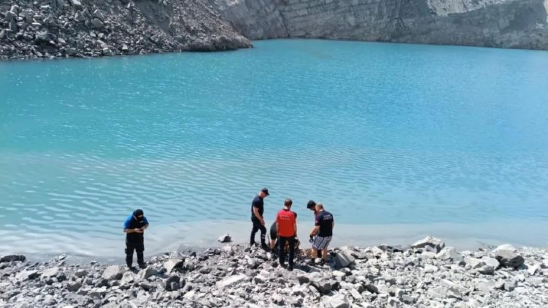 Şırnak'ta kamyon gölete uçtu, şoför kayıp