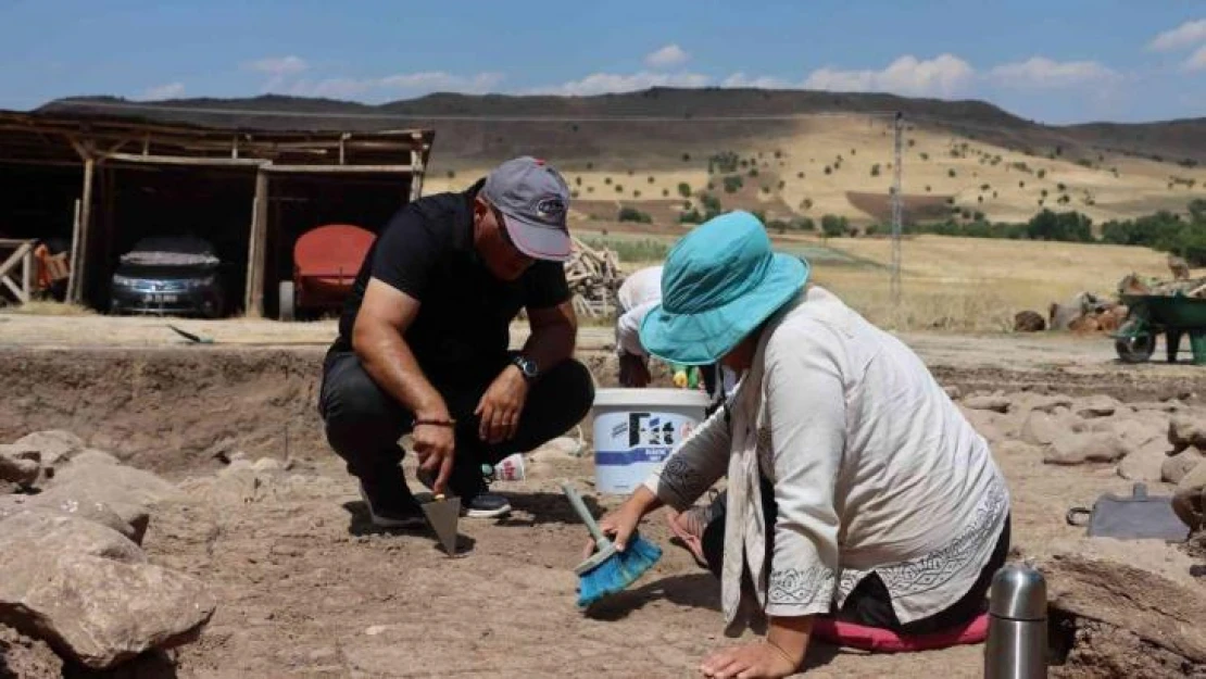 Tunceli Valisi Özkan, kentteki kurtarma kazısı çalışmalarını yerinde inceledi