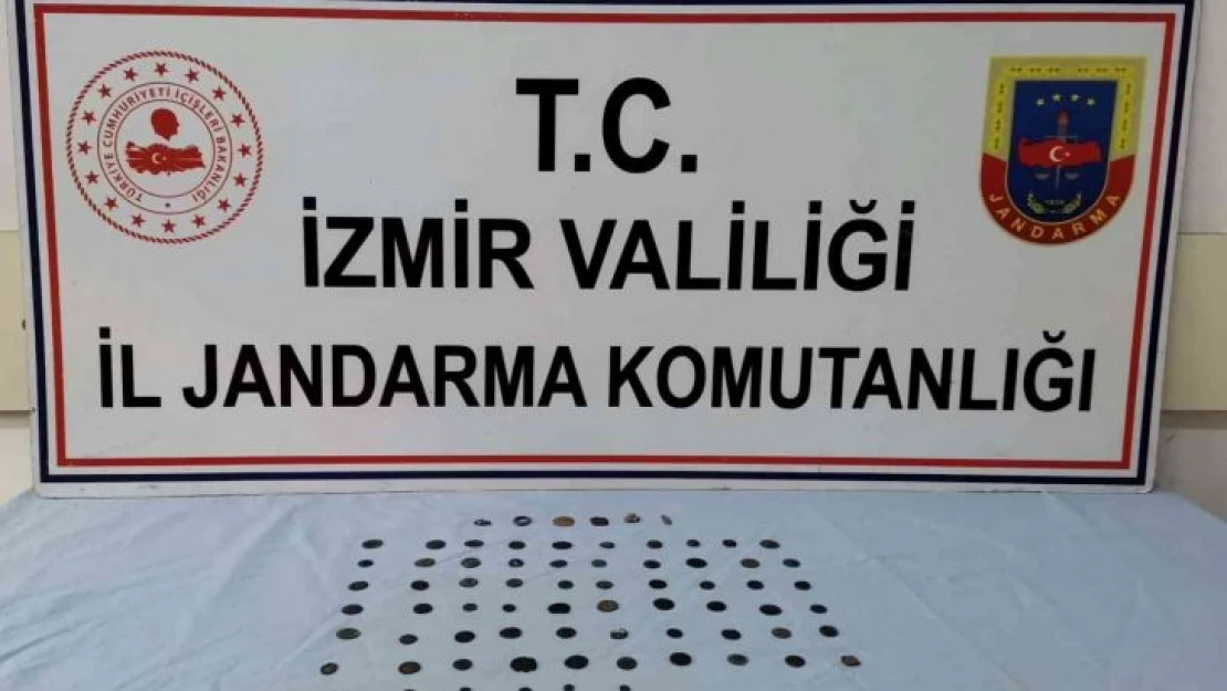 Yol kontrolünde durdurulan araçtan tarihi eserler çıktı