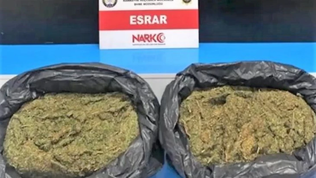 Yolcunun valizinden 10 kilogram uyuşturucu çıktı