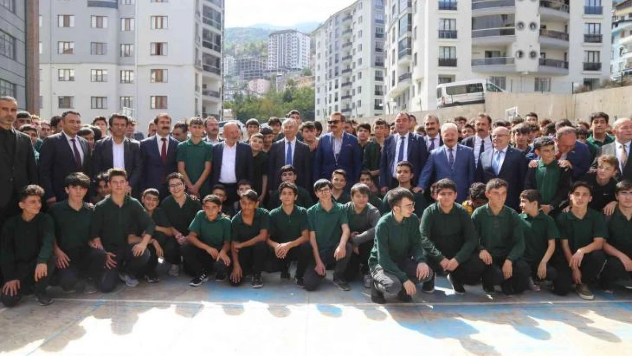 TOBB Başkanı Rifat Hisarcıklıoğlu Artvin'de okul açılışına katıldı