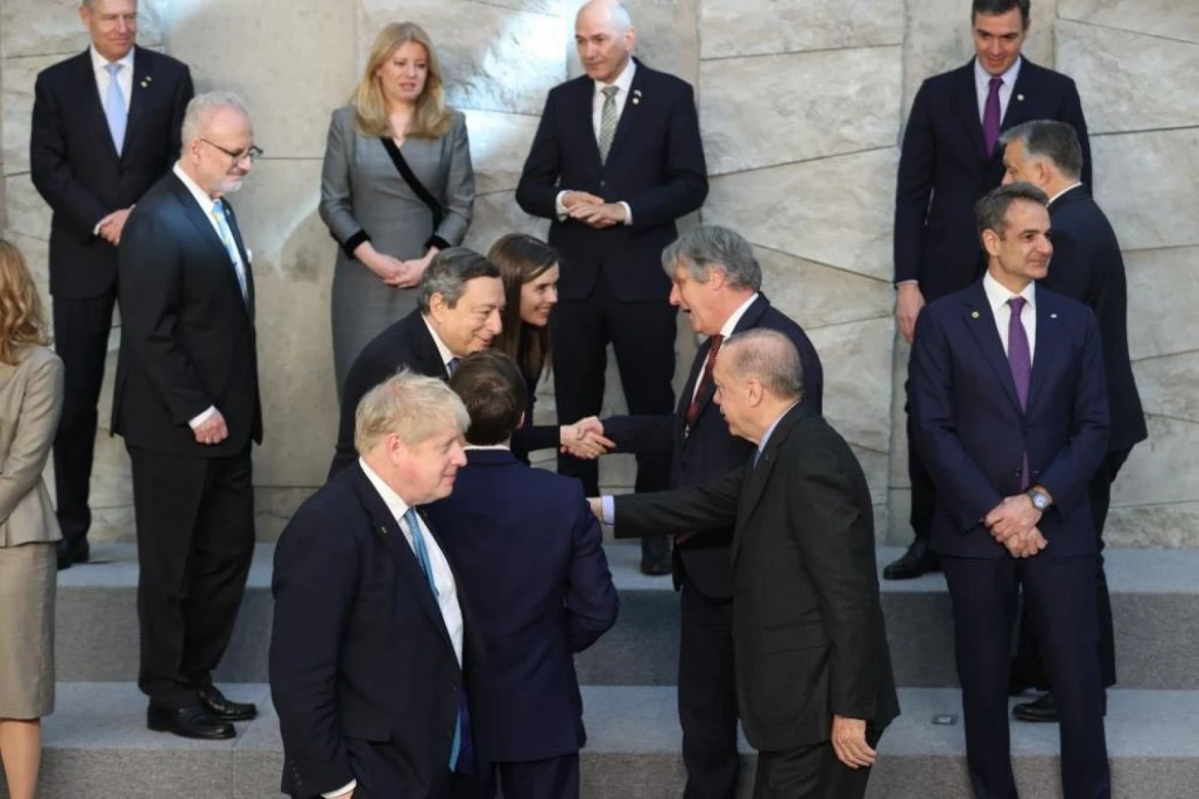 Erdoğan, NATO Liderler Zirvesi'nde aile fotoğrafı çekimine katıldı