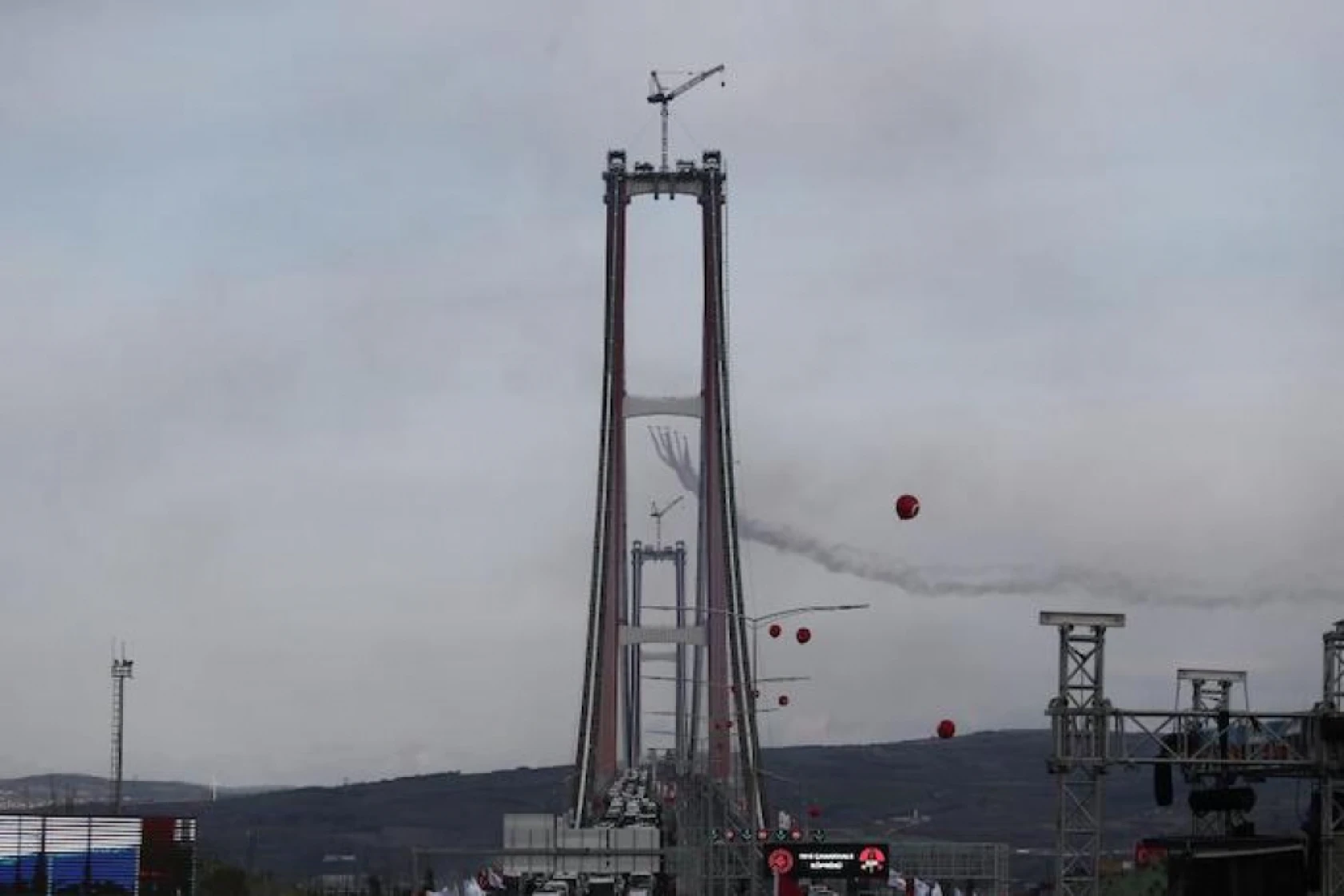 Çanakkale Boğazı gerdanlığına kavuştu