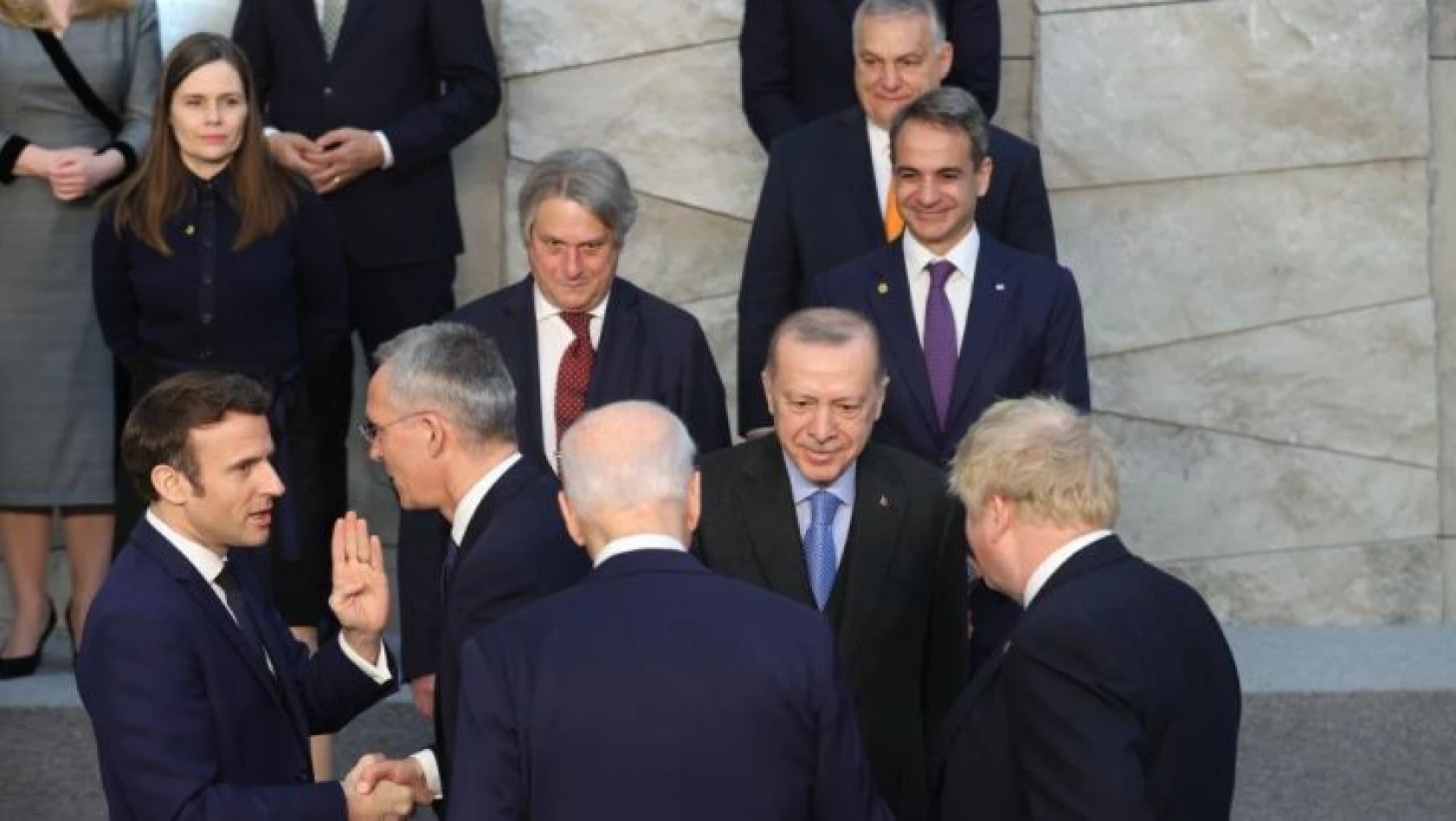 Erdoğan, NATO Liderler Zirvesi'nde aile fotoğrafı çekimine katıldı