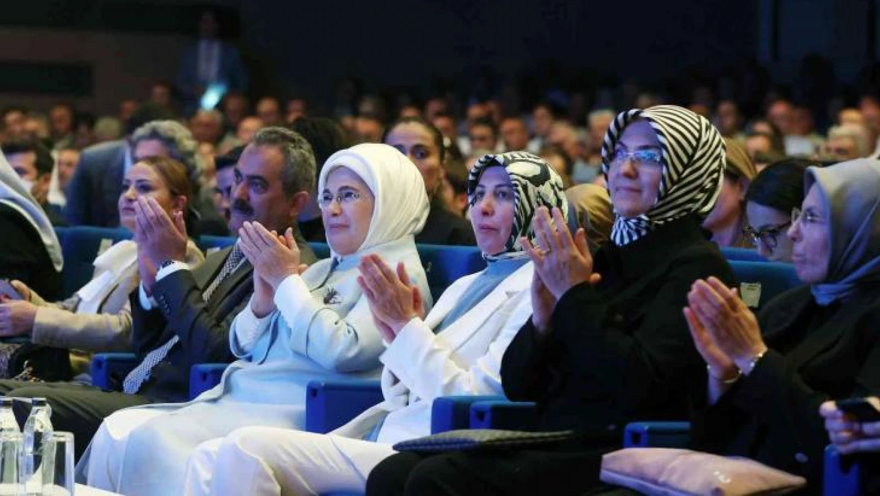 'Aile Okulu Projesi' Emine Erdoğan'ın katıldığı programda tanıtıldı