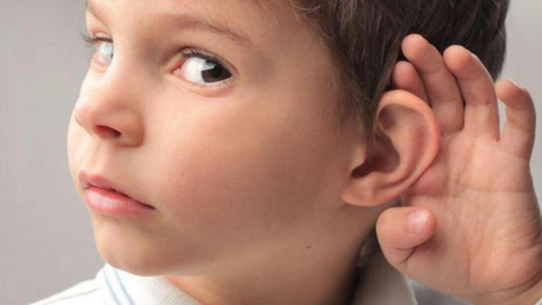 'Çocuklarda sık görülen, orta kulakta sıvı birikimi, işitme azlığına neden olabilir'
