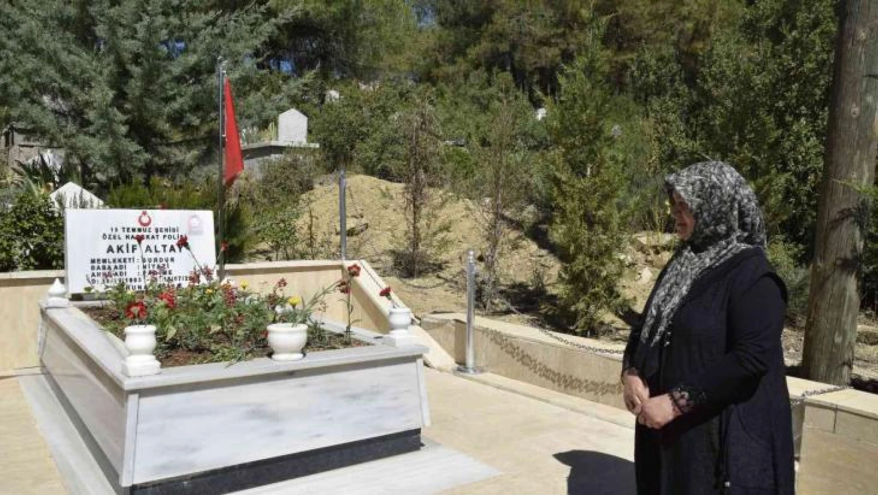 15 Temmuz şehidi Akif Altay mezarı başında anıldı
