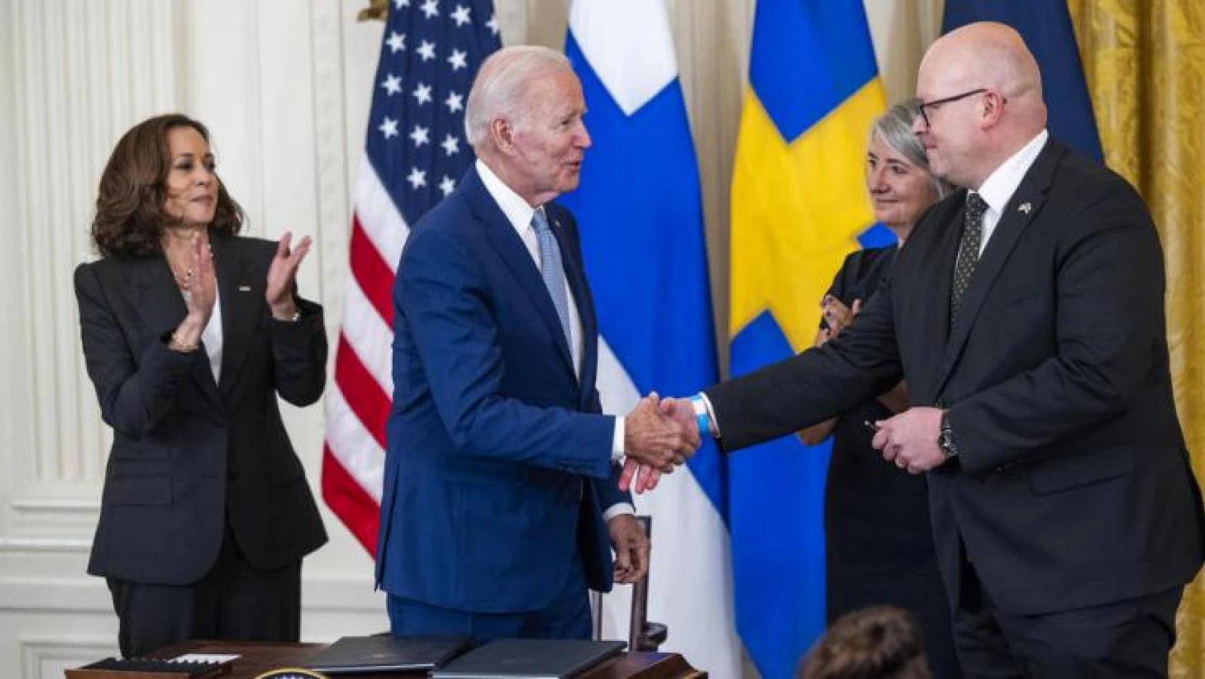 ABD Başkanı Biden, Finlandiya ve İsveç'in NATO'ya katılımına onay veren belgeleri imzaladı
