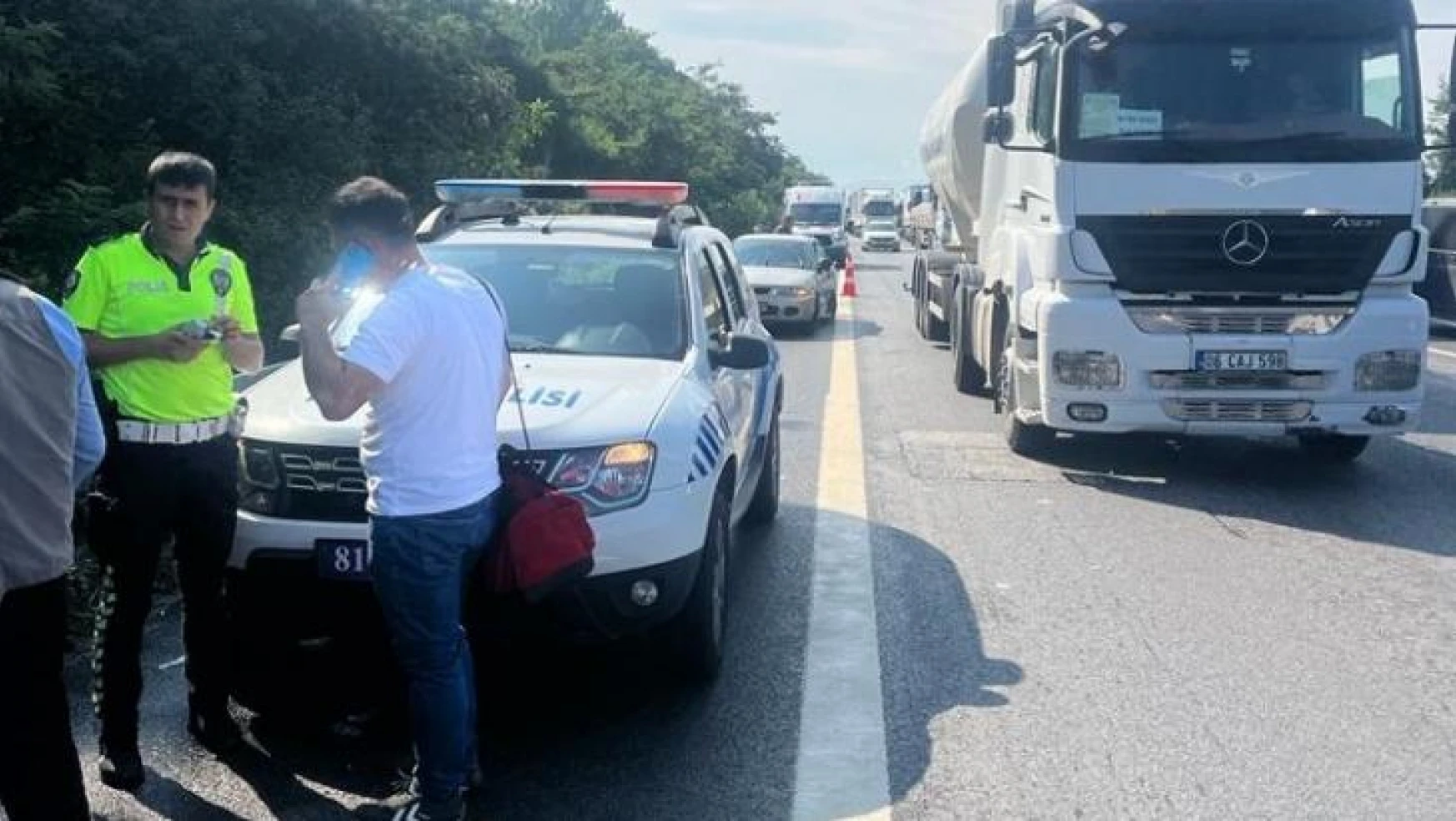 Anadolu Otoyolu'nun farklı noktalarındaki kazalarda 18 araç çarpıştı