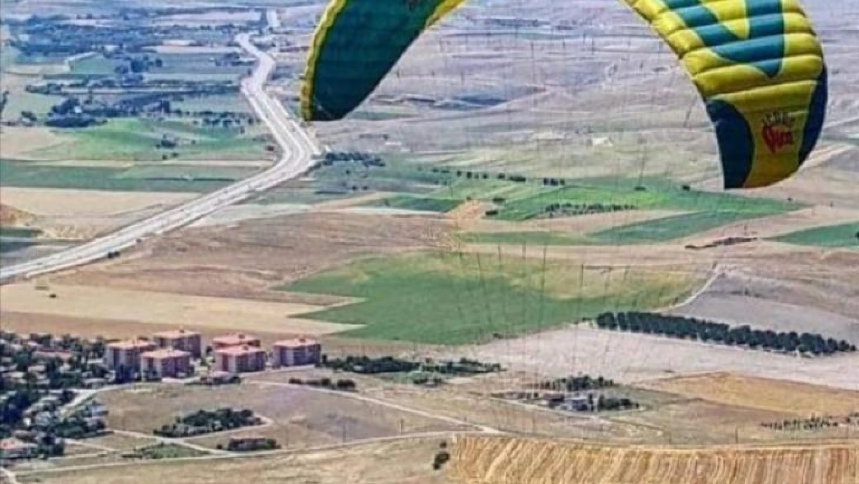 Ankara'da metrelerce yüksekten düşen paraşütçü hayatını kaybetti
