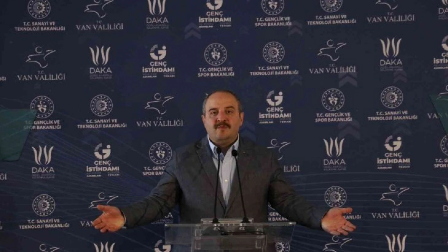 Bakan Varank: 'Kılıçdaroğlu'nun 'yapılmıyor' dediği yatırımlar Türkiye'nin dört bir yanında güneş gibi parlıyor'