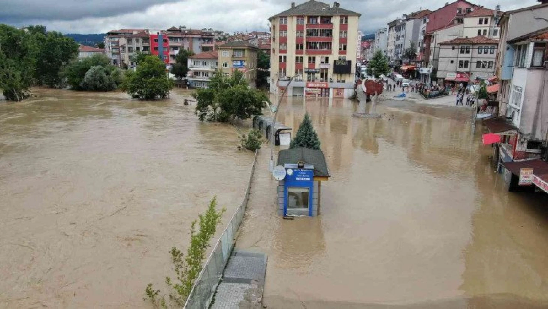 Bartın'da sel suları çekilmeye başladı, kent dron ile havadan görüntülendi