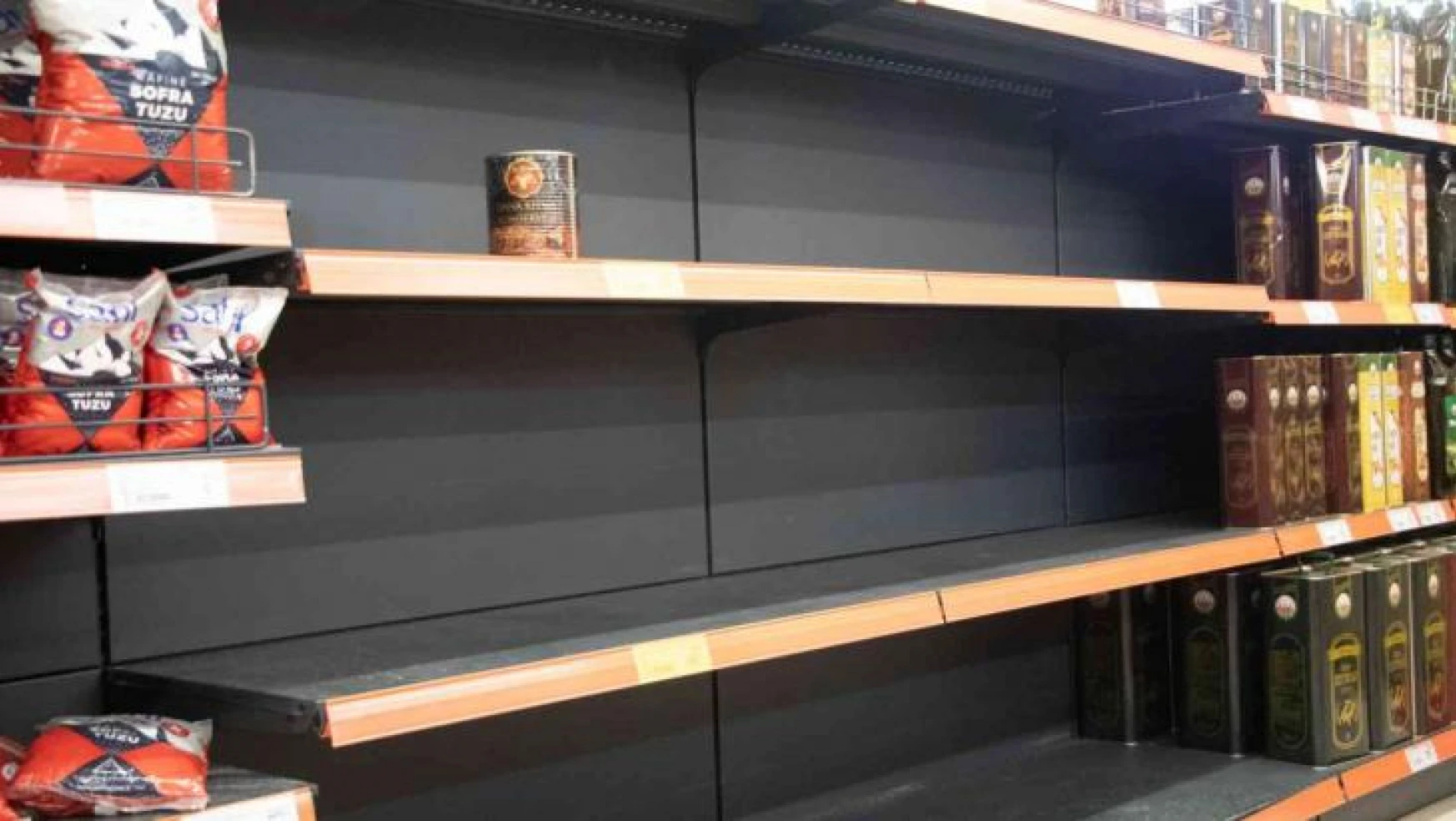 Batman'da Tarım Kredi marketinde raflar boşaldı