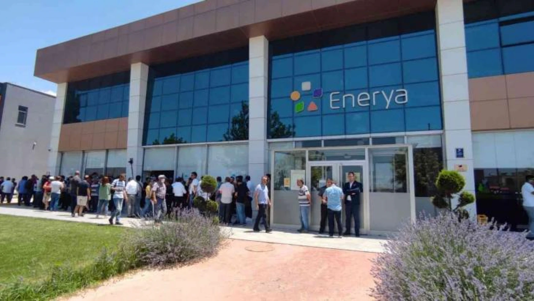 Bayrama günler kala kapı önüne konan işçilerden Enerya'ya şok suçlama