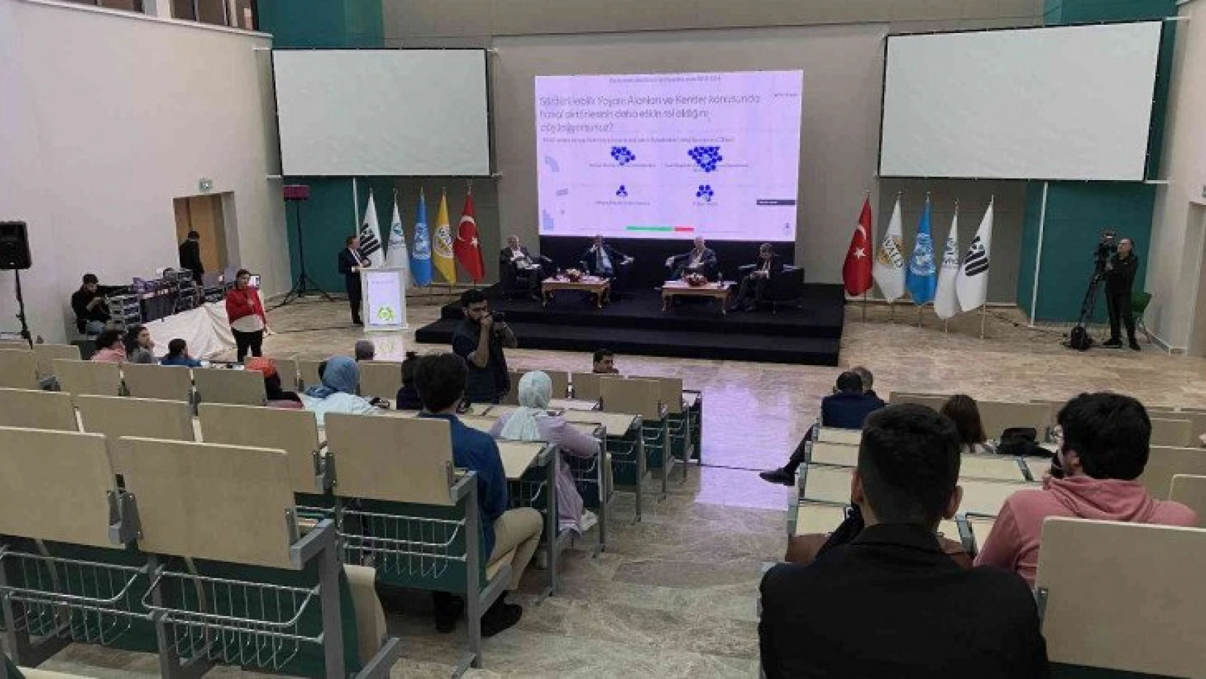 Beykoz'da E-Parlamento gençlik oturumu gerçekleştirildi