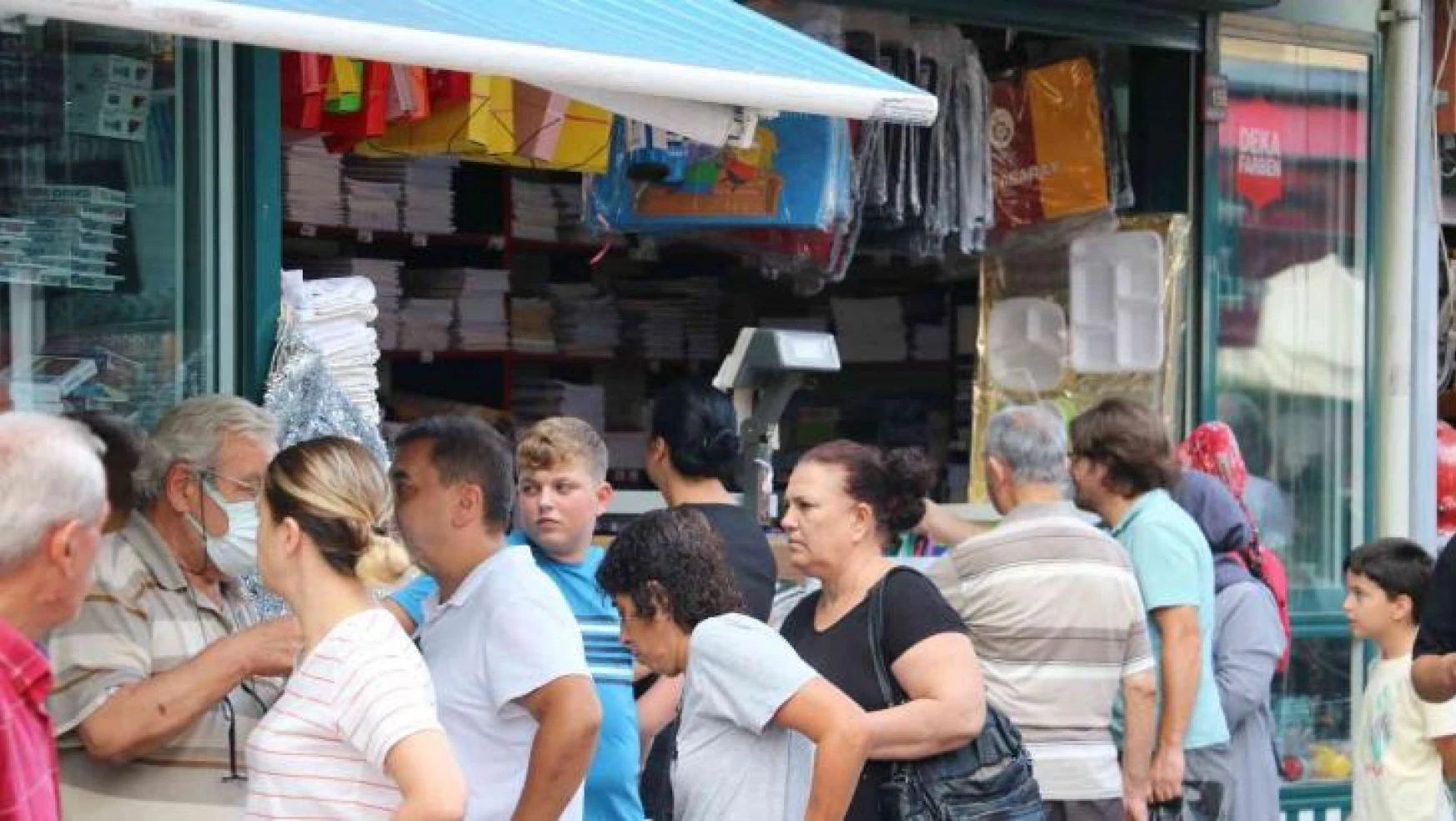Bulgarların alışveriş listesine kırtasiye ürünleri de eklendi