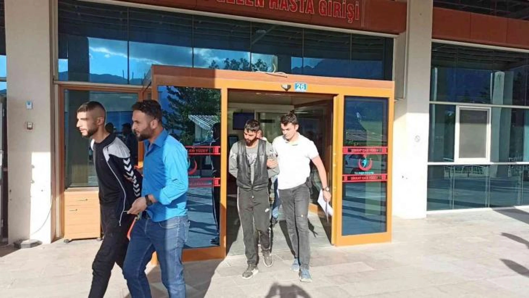 Çaldıkları motosikletlerle Konya'ya gidemeden yakalandılar