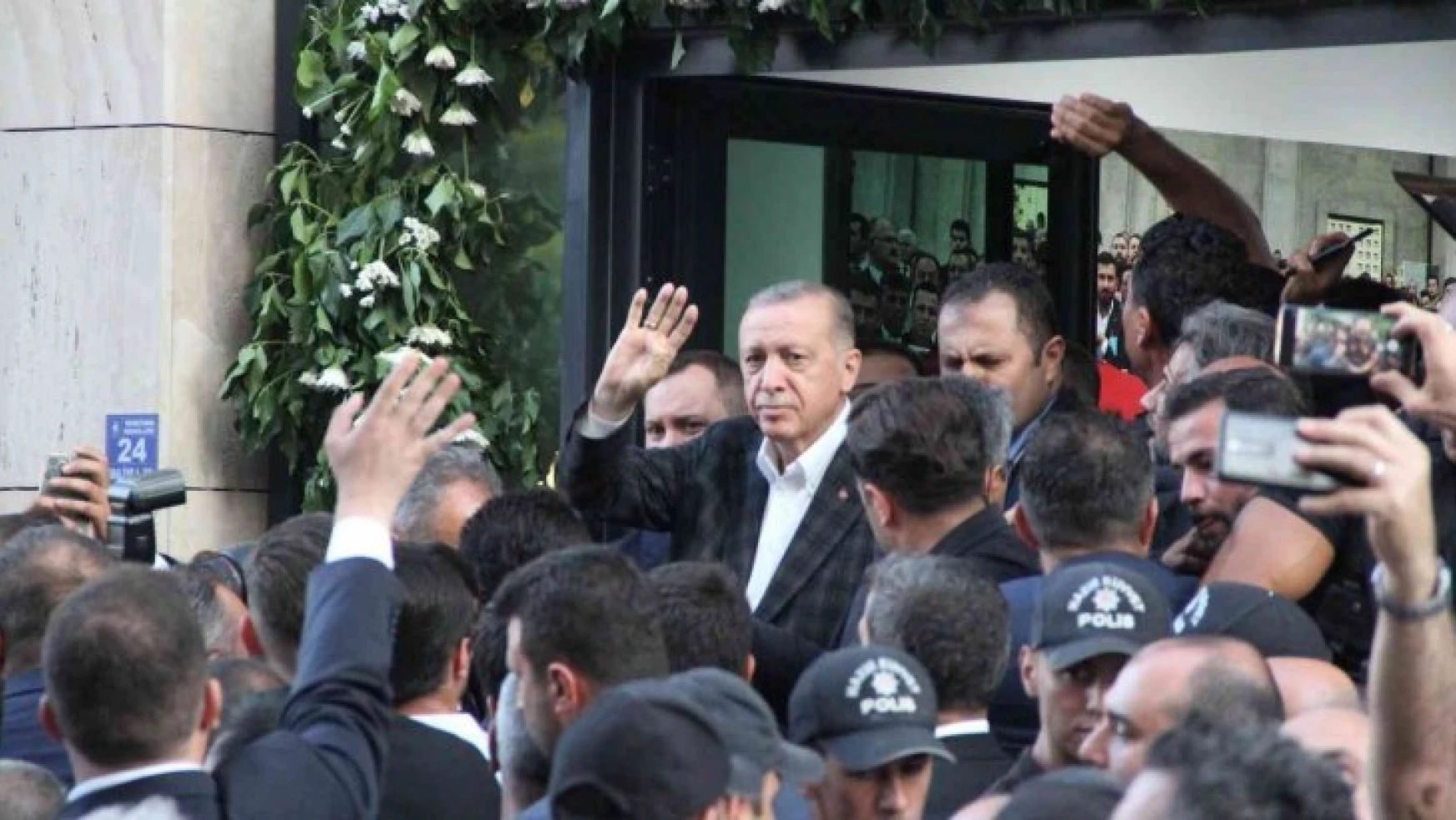 Cumhurbaşkanı Erdoğan'a vatandaşlardan sevgi seli