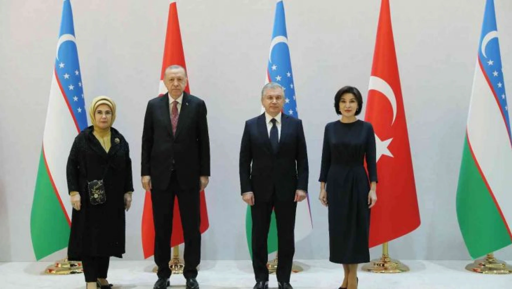 Cumhurbaşkanı Erdoğan, Özbekistan'da resmi törenle karşılandı