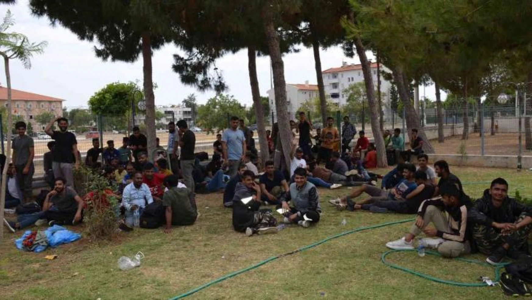 Didim'den Yunan adalarına kaçmaya çalışan 136 göçmen yakalandı