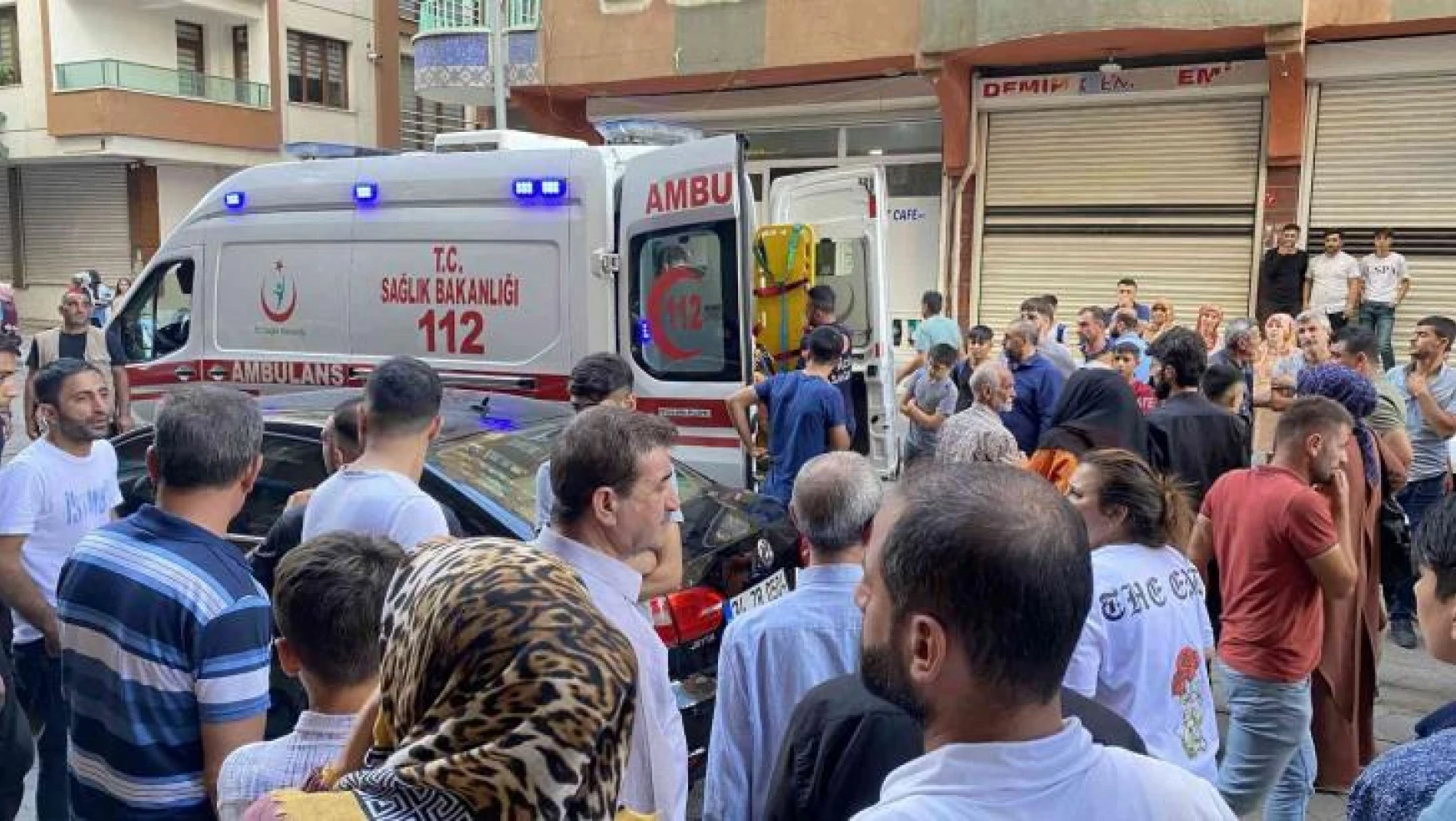 Diyarbakır'da 4. kattan düşen küçük kız ağır yaralandı