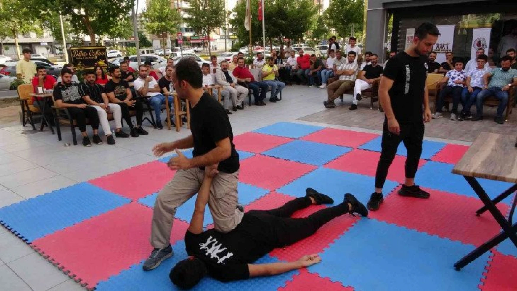 Diyarbakır'da bir ilk: Kuyumculara soygun anında savunma eğitimi