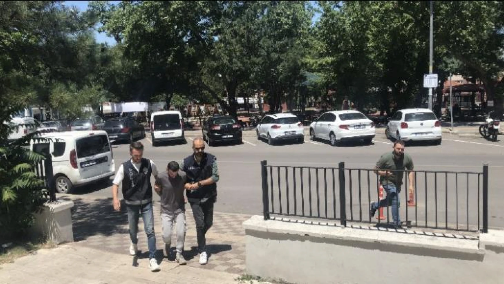 Edirne'de 2 kız öğrenciye taciz iddiası: 1 kişi tutuklandı