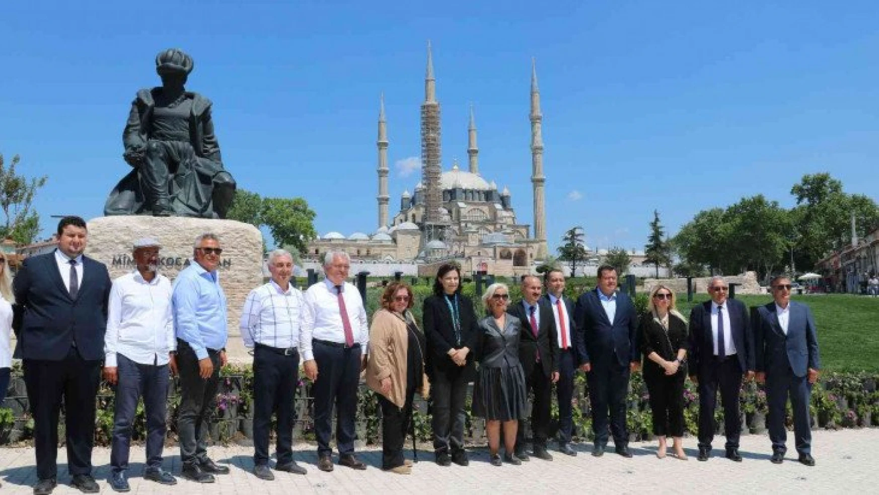 Edirne'nin kanayan yarası Selimiye Meydanı hak ettiği görünüme kavuştu