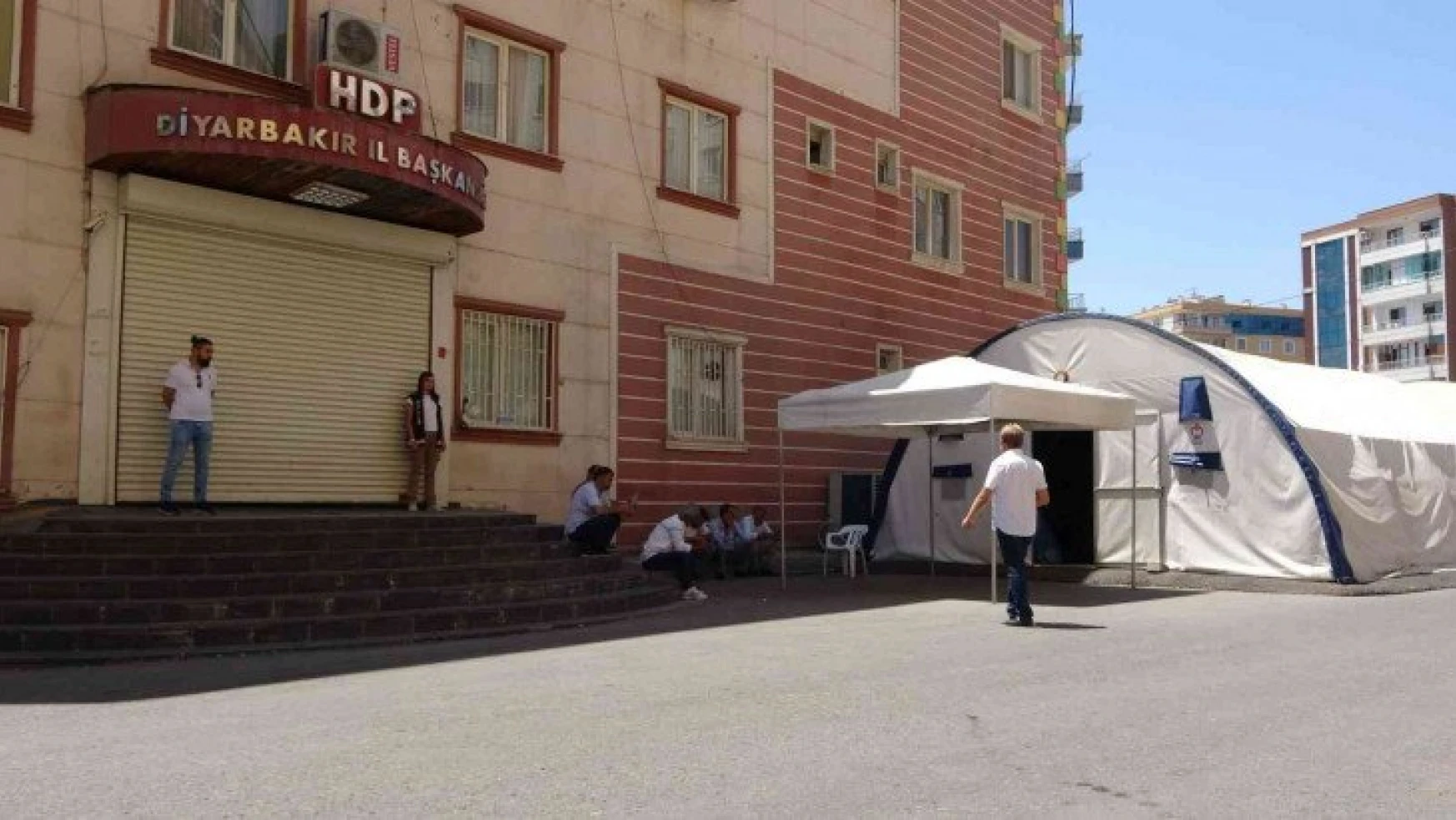 Evlat nöbetindeki babadan HDP'nin Diyarbakır mitingine tepki