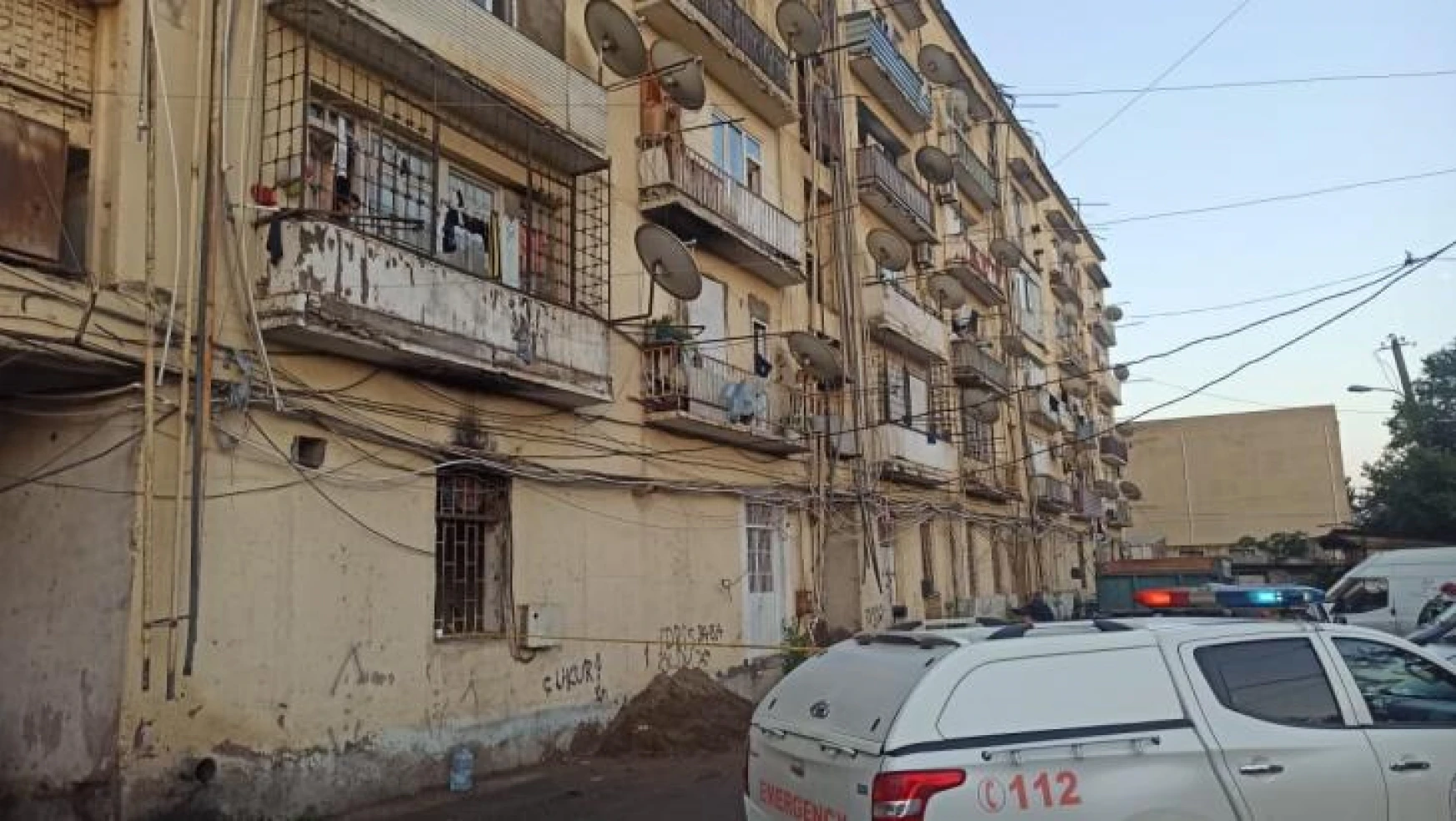Gürcistan'da evin balkonu çöktü: 2 ölü, 2 yaralı